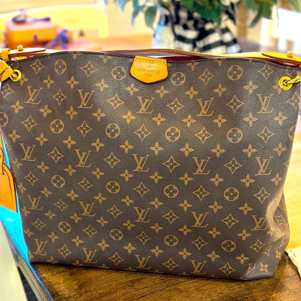 Louis Vuitton Graceful PM Monogram LV One Shoulder Bag with cover and receipt